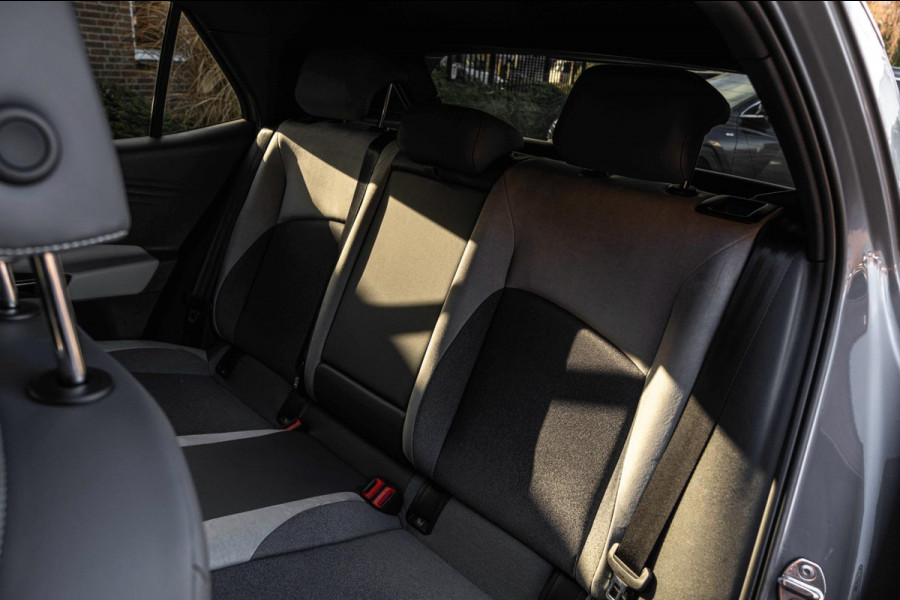 Volkswagen ID.3 First Plus 58 kWh 1e Eig Sfeerverlichting IQ Light Keyless Adaptive Camera Stoelverwarming 19''