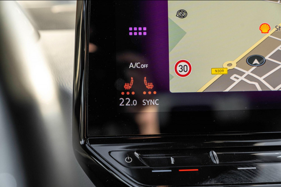 Volkswagen ID.3 First Plus 58 kWh 1e Eig Sfeerverlichting IQ Light Keyless Adaptive Camera Stoelverwarming 19''