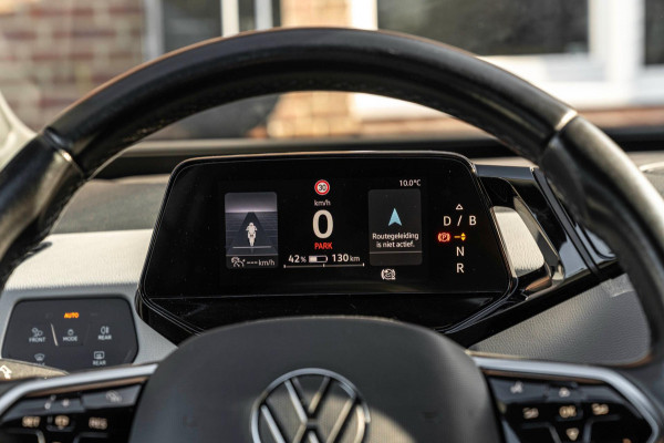 Volkswagen ID.3 First Plus 58 kWh 1e Eig Sfeerverlichting IQ Light Keyless Adaptive Camera Stoelverwarming 19''