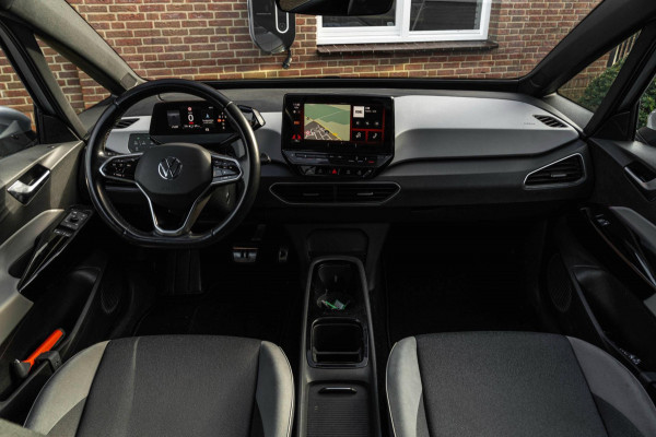 Volkswagen ID.3 Business 58 kWh PRO Adaptive IQ Light Sfeer Camera Stoelverwarming LED 18''