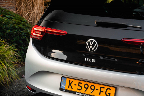 Volkswagen ID.3 Business 58 kWh PRO Adaptive IQ Light Sfeer Camera Stoelverwarming LED 18''