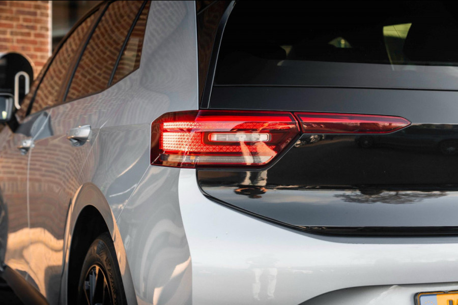 Volkswagen ID.3 Business 58 kWh PRO Adaptive IQ Light Sfeer Camera Stoelverwarming LED 18''
