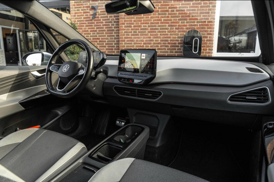 Volkswagen ID.3 Business 58 kWh PRO Adaptive IQ Light Sfeer Camera Stoelverwarming LED 18''