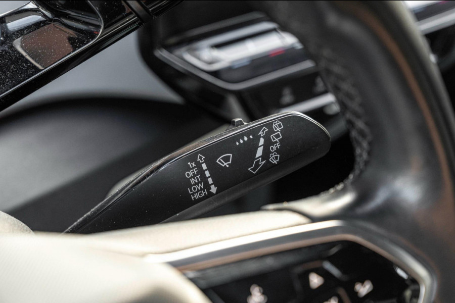 Volkswagen ID.3 Business 58 kWh PRO Adaptive IQ Light Sfeer Camera Stoelverwarming LED 18''