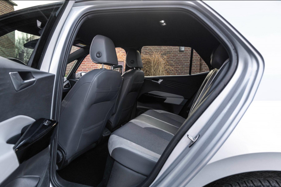 Volkswagen ID.3 Business 58 kWh PRO Adaptive IQ Light Sfeer Camera Stoelverwarming LED 18''