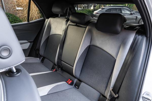 Volkswagen ID.3 Business 58 kWh PRO Adaptive IQ Light Sfeer Camera Stoelverwarming LED 18''