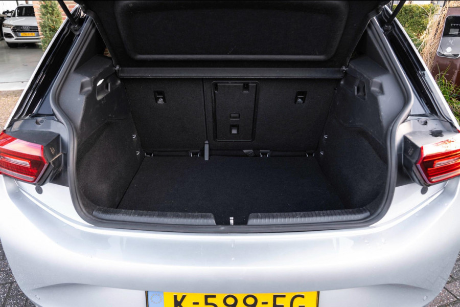 Volkswagen ID.3 Business 58 kWh PRO Adaptive IQ Light Sfeer Camera Stoelverwarming LED 18''