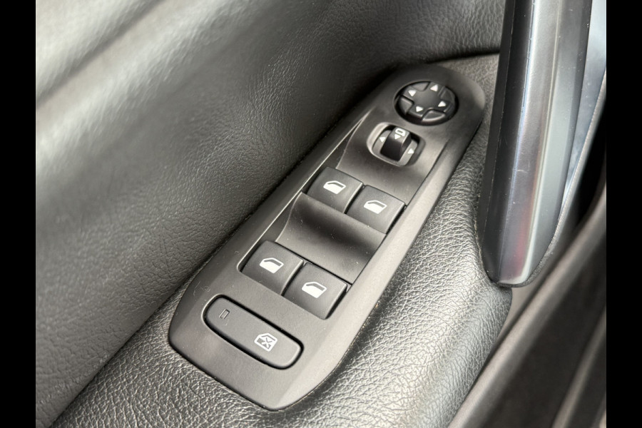 Peugeot 308 SW BWJ 2018 | 1.2PT 111PK Executive | LEER | PANO DAK | CLIMA | NAVI | CRUISE |