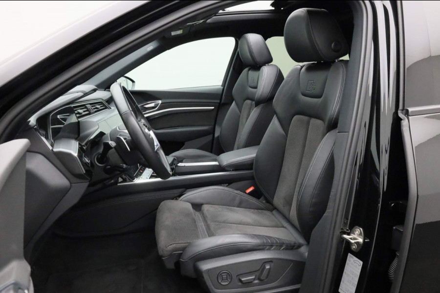 Audi e-tron e-tron 50 quattro Launch edition Black 71 kWh S-Line | Panoramadak | Stoelverwarming | Adaptive Cruise Control | Memory Seat | Parkeersensoren | Keyless | Apple Carplay