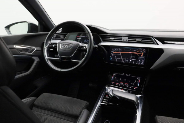 Audi e-tron e-tron 50 quattro Launch edition Black 71 kWh S-Line | Panoramadak | Stoelverwarming | Adaptive Cruise Control | Memory Seat | Parkeersensoren | Keyless | Apple Carplay