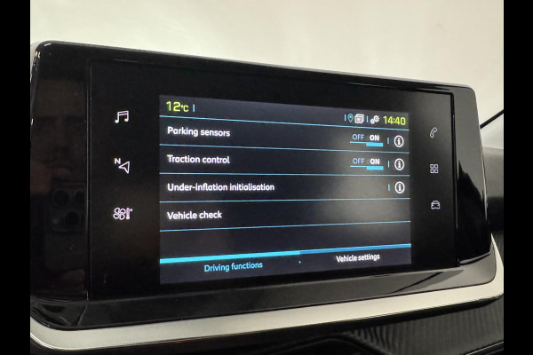 Peugeot e-208 EV Active Pack 50 kWh Navigatie Apple Carplay/Android Auto Parkeersensoren achter  Cruise Control  Climate Control Lichtmetalen velgen