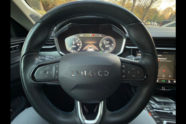 Lynk & Co 01 1.5 l Pano l Infinity Sound l ACC l Camera l IZGST l