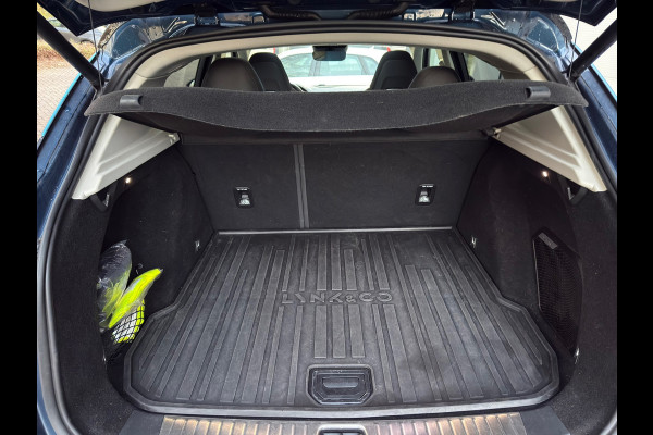 Lynk & Co 01 1.5 l Pano l Infinity Sound l ACC l Camera l IZGST l