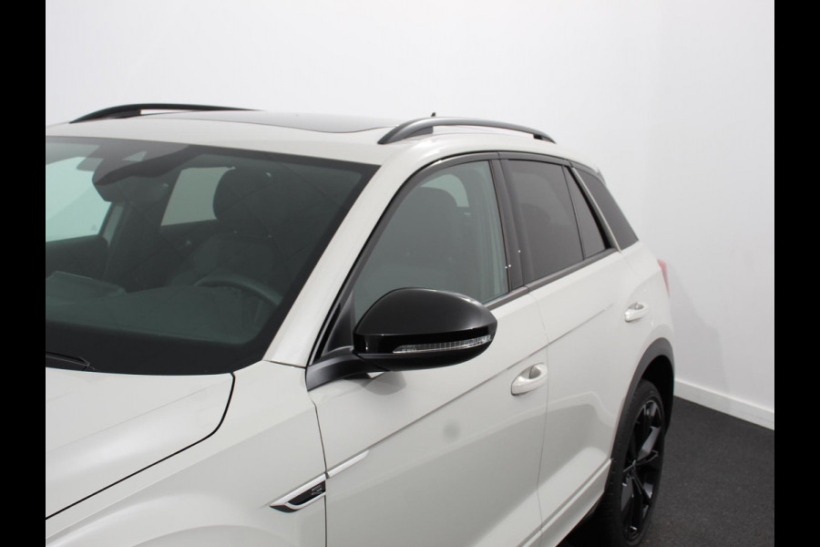 Volkswagen T-Roc 1.5 TSI DSG R-Line+Blackpack Climate control | Adaptieve cruise control | Panoramadak | LED | Navigatie | Achteruitrijcamera | Parkeersensoren | Apple Carplay/ Android Auto | Radio