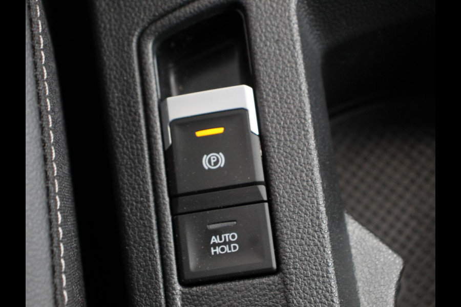 Volkswagen T-Roc 1.5 TSI DSG R-Line+Blackpack Climate control | Adaptieve cruise control | Panoramadak | LED | Navigatie | Achteruitrijcamera | Parkeersensoren | Apple Carplay/ Android Auto | Radio