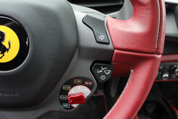 Ferrari 488 3.9 GTB HELE