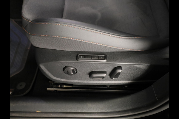 CUPRA Formentor 1.5 TSI e-Hybrid Business 204PK | Panoramadak | 19 Inch | Elektrisch Verstelbare Stoel | Intelligent Drive |