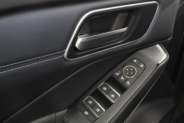 Nissan QASHQAI 1.3 MHEV DIG-T 158pk Xtronic Tekna | Navigatie | Apple Carplay/Android Auto | Parkeersensoren | 360 camera | Adaptive cruise control | Head-up Display | Blind Spot Assist | Elektrische achterklep | Elektrische bestuurderstoel | Stoel-en stuurverwarming | Ledverlichting | Climate Control