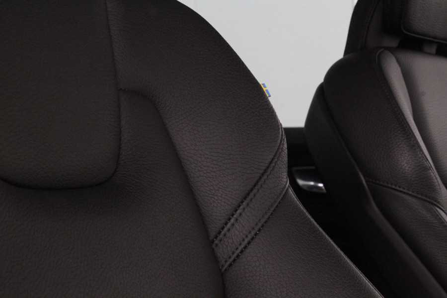 Volvo XC60 2.0 T6 Plug-in hybrid AWD Inscription Pano.schuif/Black Optiek/Leer/Memory/Trekhaak/Wood interior/Plug-in Hybride