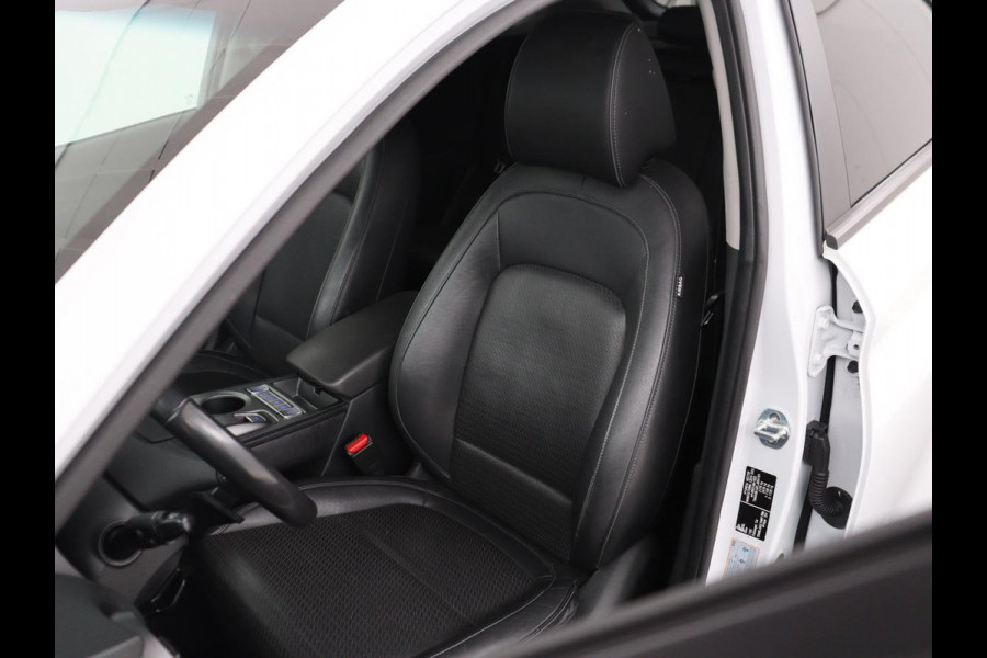 Hyundai Kona EV Premium 64 kWh | SOH 100% | 3 Fase | Stoelventilatie | Leder | Head-Up | Warmtepomp | Trekhaak | Achterbankverwarming | Adaptive cruise | Camera | Carplay | Full LED