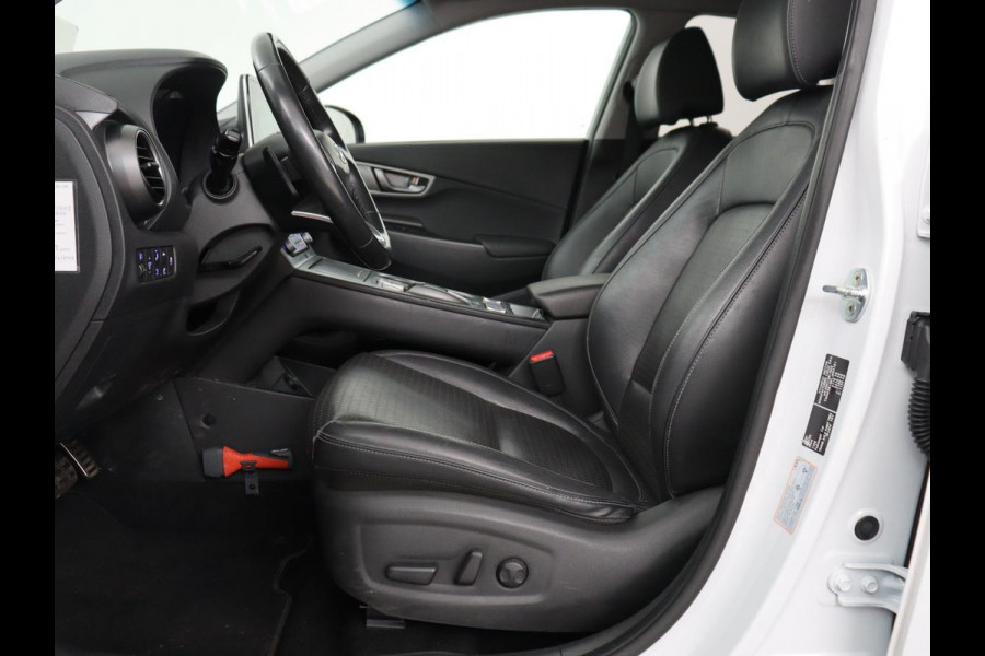 Hyundai Kona EV Premium 64 kWh | SOH 100% | 3 Fase | Stoelventilatie | Leder | Head-Up | Warmtepomp | Trekhaak | Achterbankverwarming | Adaptive cruise | Camera | Carplay | Full LED