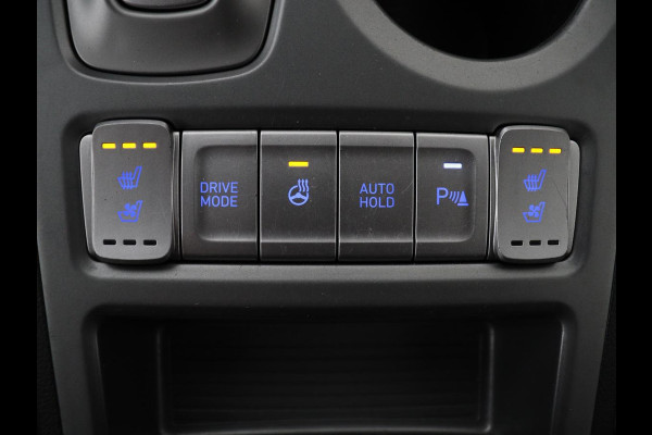 Hyundai Kona EV Premium 64 kWh | SOH 100% | 3 Fase | Stoelventilatie | Leder | Head-Up | Warmtepomp | Trekhaak | Achterbankverwarming | Adaptive cruise | Camera | Carplay | Full LED