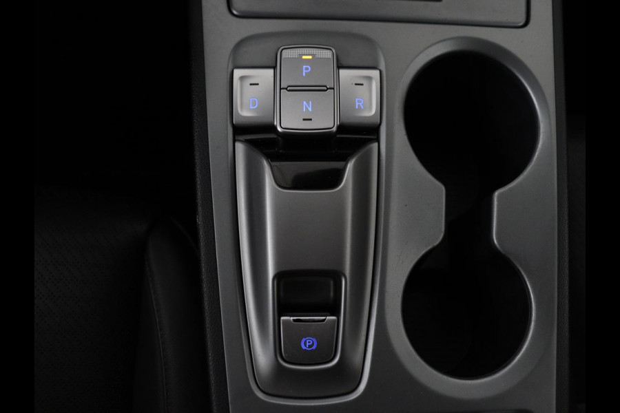 Hyundai Kona EV Premium 64 kWh | SOH 100% | 3 Fase | Stoelventilatie | Leder | Head-Up | Warmtepomp | Trekhaak | Achterbankverwarming | Adaptive cruise | Camera | Carplay | Full LED