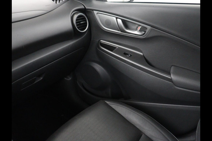 Hyundai Kona EV Premium 64 kWh | SOH 100% | 3 Fase | Stoelventilatie | Leder | Head-Up | Warmtepomp | Trekhaak | Achterbankverwarming | Adaptive cruise | Camera | Carplay | Full LED