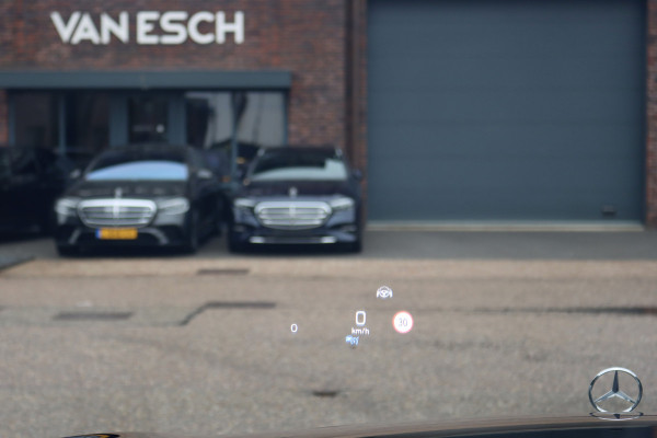 Mercedes-Benz S-Klasse 560 AMG Line Premium | V8 | Active Body Control | Distronic+ | HUD | Panoramadak | Burmester | Nachtzicht | Intelligent Light System | Soft-Close | Keyless Go | Camera | Nappa Leder |