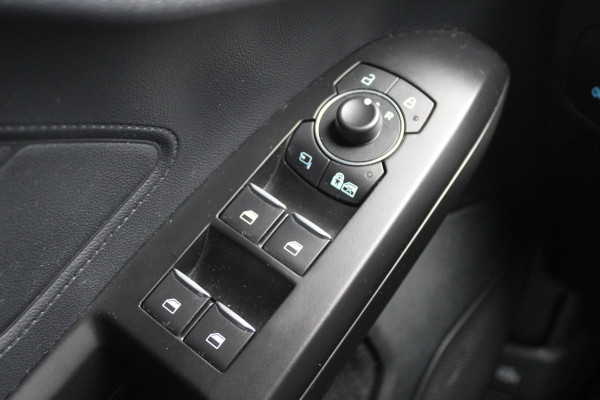 Ford FOCUS Wagon 1.0 EcoBoost Hybrid ST Line X Business 155pk! | Winter Pack | 18 inch lichtmetalen velgen