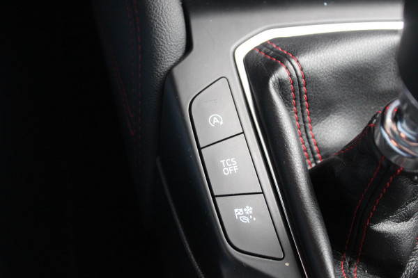 Ford FOCUS Wagon 1.0 EcoBoost Hybrid ST Line X Business 155pk! | Winter Pack | 18 inch lichtmetalen velgen