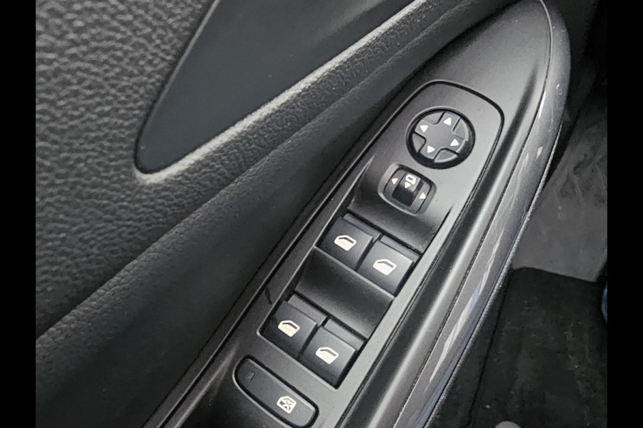 Opel Grandland X 1.6 Turbo Hybrid4 Ultimate Plug in hybrid | Stoelverwarming | Elektrisch bedienbare achterklep | Achteruitrijcamera | Half leder | LED verlichting | Trekhaak | PDC v+a