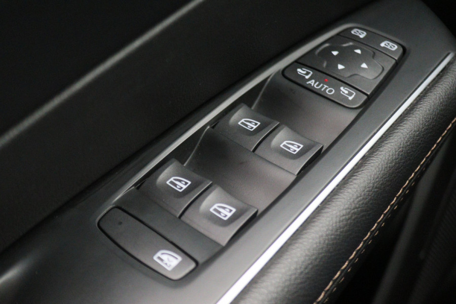 Renault Talisman Estate 1.6 TCe Intens Automaat Camera, Apple Carplay, LED, Dodehoeksensor, Climate, 18"