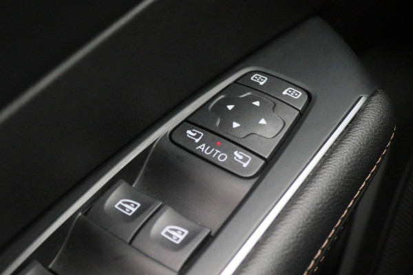 Renault Talisman Estate 1.6 TCe Intens Automaat Camera, Apple Carplay, LED, Dodehoeksensor, Climate, 18"