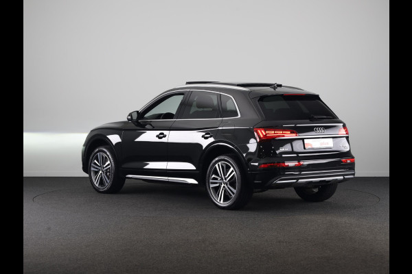 Audi Q5 50 TFSI e Advanced edition 299 pk S-tronic | Navigatie | Panoramadak | Parkeersensoren (Park assist) | Rondomzicht camera | Lederenbekleding | Stoelverwarming |