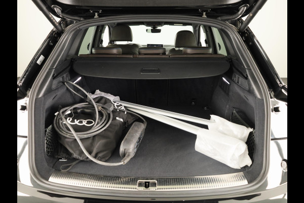 Audi Q5 50 TFSI e Advanced edition 299 pk S-tronic | Navigatie | Panoramadak | Parkeersensoren (Park assist) | Rondomzicht camera | Lederenbekleding | Stoelverwarming |