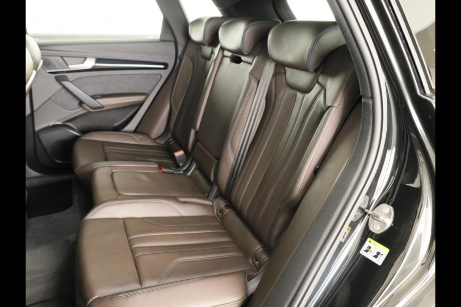 Audi Q5 50 TFSI e Advanced edition 299 pk S-tronic | Navigatie | Panoramadak | Parkeersensoren (Park assist) | Rondomzicht camera | Lederenbekleding | Stoelverwarming |