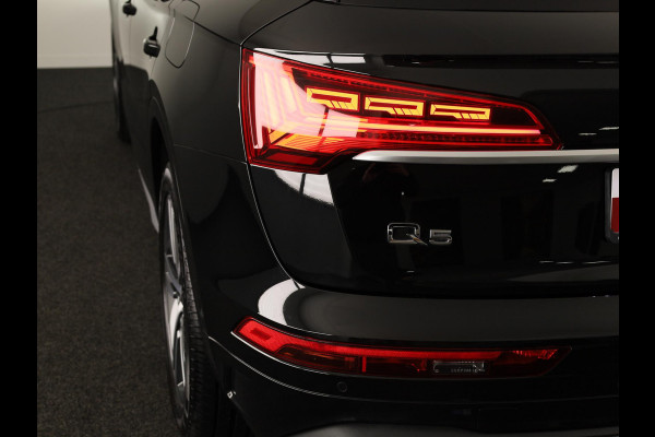 Audi Q5 50 TFSI e Advanced edition 299 pk S-tronic | Navigatie | Panoramadak | Parkeersensoren (Park assist) | Rondomzicht camera | Lederenbekleding | Stoelverwarming |