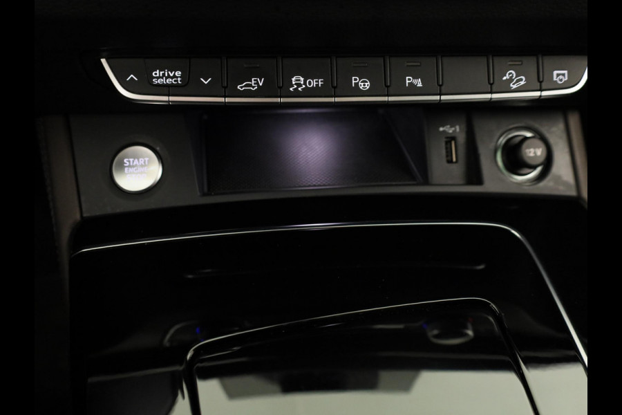 Audi Q5 50 TFSI e Advanced edition 299 pk S-tronic | Navigatie | Panoramadak | Parkeersensoren (Park assist) | Rondomzicht camera | Lederenbekleding | Stoelverwarming |