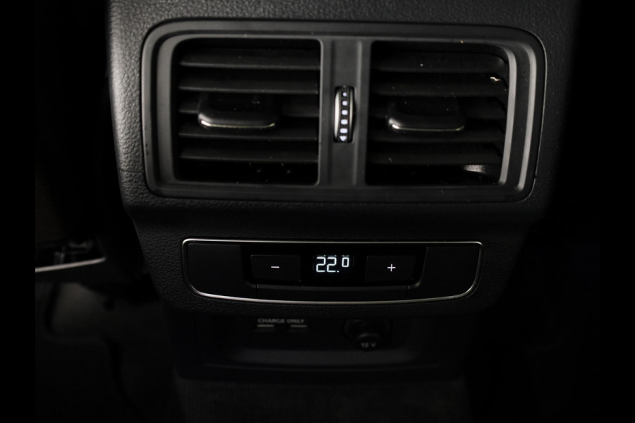 Audi Q5 50 TFSI e Advanced edition 299 pk S-tronic | Navigatie | Panoramadak | Parkeersensoren (Park assist) | Rondomzicht camera | Lederenbekleding | Stoelverwarming |