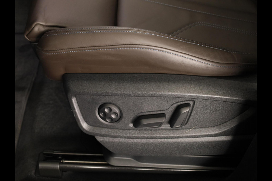 Audi Q5 50 TFSI e Advanced edition 299 pk S-tronic | Navigatie | Panoramadak | Parkeersensoren (Park assist) | Rondomzicht camera | Lederenbekleding | Stoelverwarming |