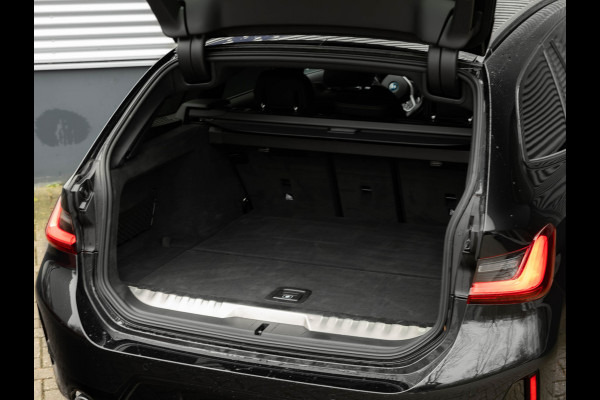 BMW 3 Serie Touring 330e M-Sport - Long Range - Trekhaak - Getint Glas - Comfort Access