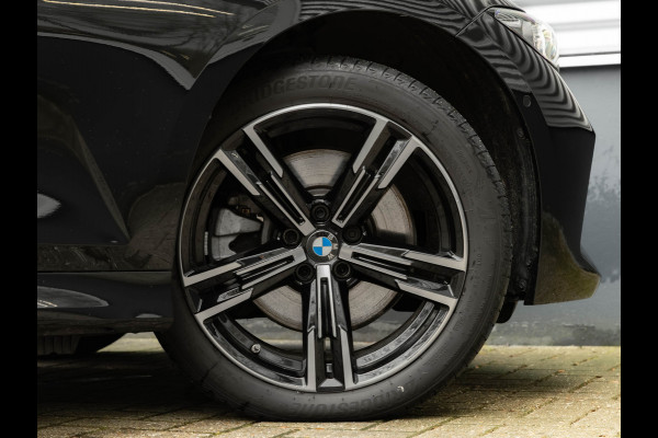 BMW 3 Serie Touring 330e M-Sport - Long Range - Trekhaak - Getint Glas - Comfort Access