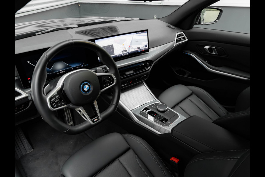 BMW 3 Serie Touring 330e M-Sport - Long Range - Trekhaak - Getint Glas - Comfort Access