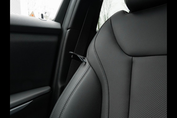 BMW 3 Serie Touring 330e M-Sport - Long Range - Trekhaak - Getint Glas - Comfort Access