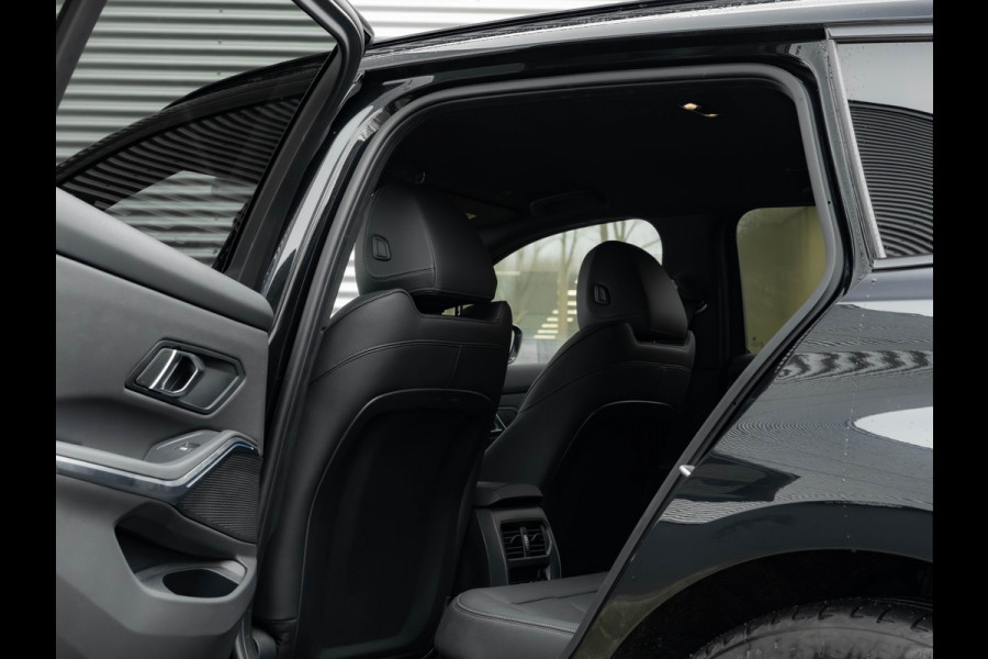 BMW 3 Serie Touring 330e M-Sport - Long Range - Trekhaak - Getint Glas - Comfort Access
