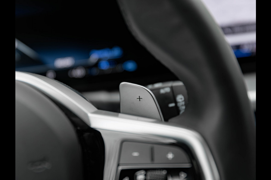 BMW 3 Serie Touring 330e M-Sport - Long Range - Trekhaak - Getint Glas - Comfort Access