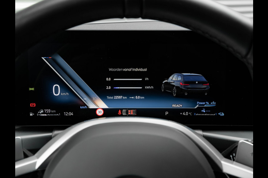 BMW 3 Serie Touring 330e M-Sport - Long Range - Trekhaak - Getint Glas - Comfort Access