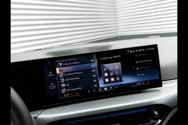 BMW 3 Serie Touring 330e M-Sport - Long Range - Trekhaak - Getint Glas - Comfort Access