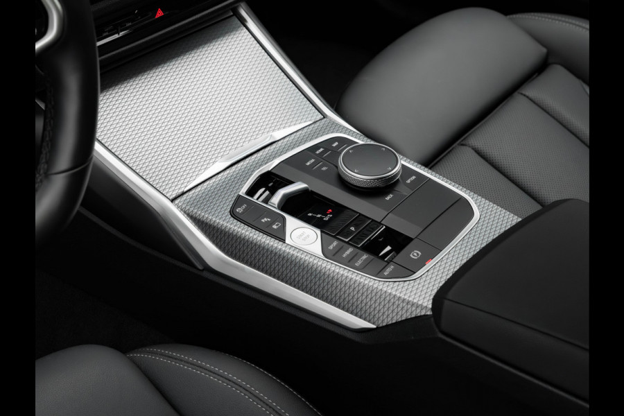 BMW 3 Serie Touring 330e M-Sport - Long Range - Trekhaak - Getint Glas - Comfort Access